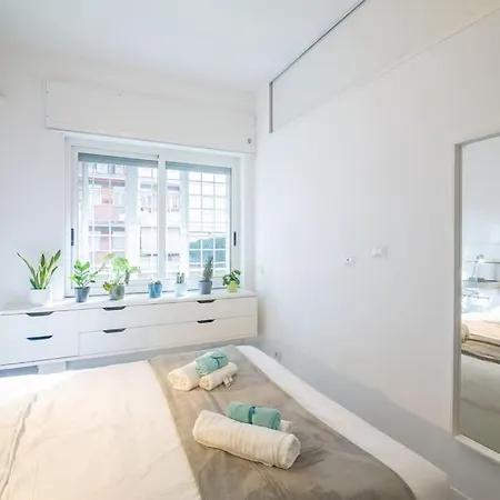 My Cozy White House * Rome
