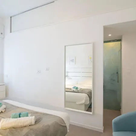 Apartment My Cozy White House *